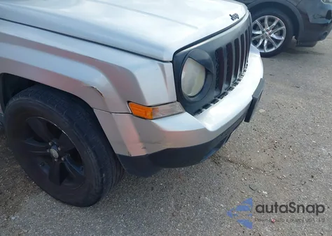 2011 Jeep Patriot Latitude X z USA, uszkodzony, nr VIN 1J4NT4GB5BD166127